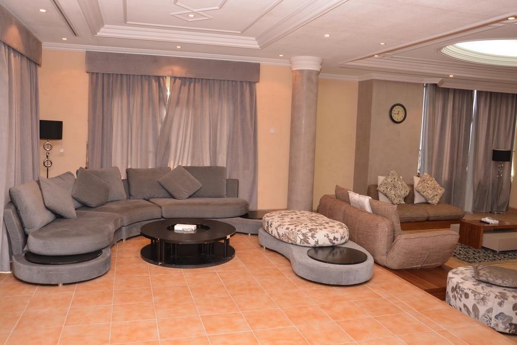 Janadriyah Suites 13 Nadinah Экстерьер фото