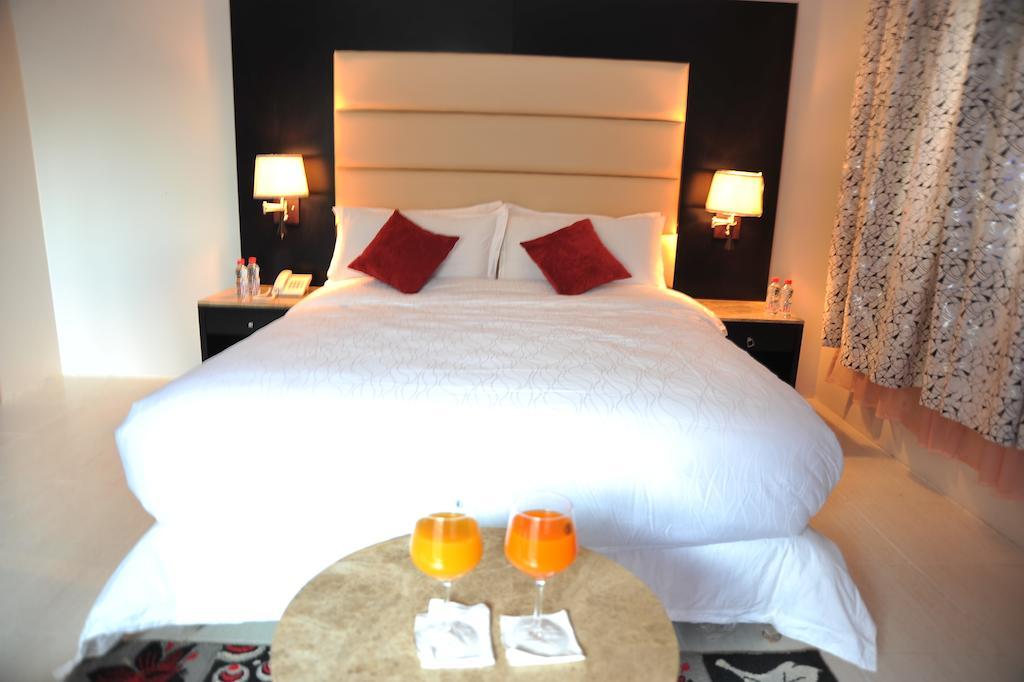 Janadriyah Suites 13 Nadinah Номер фото