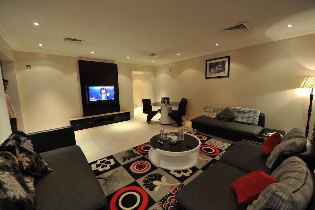 Janadriyah Suites 13 Nadinah Экстерьер фото