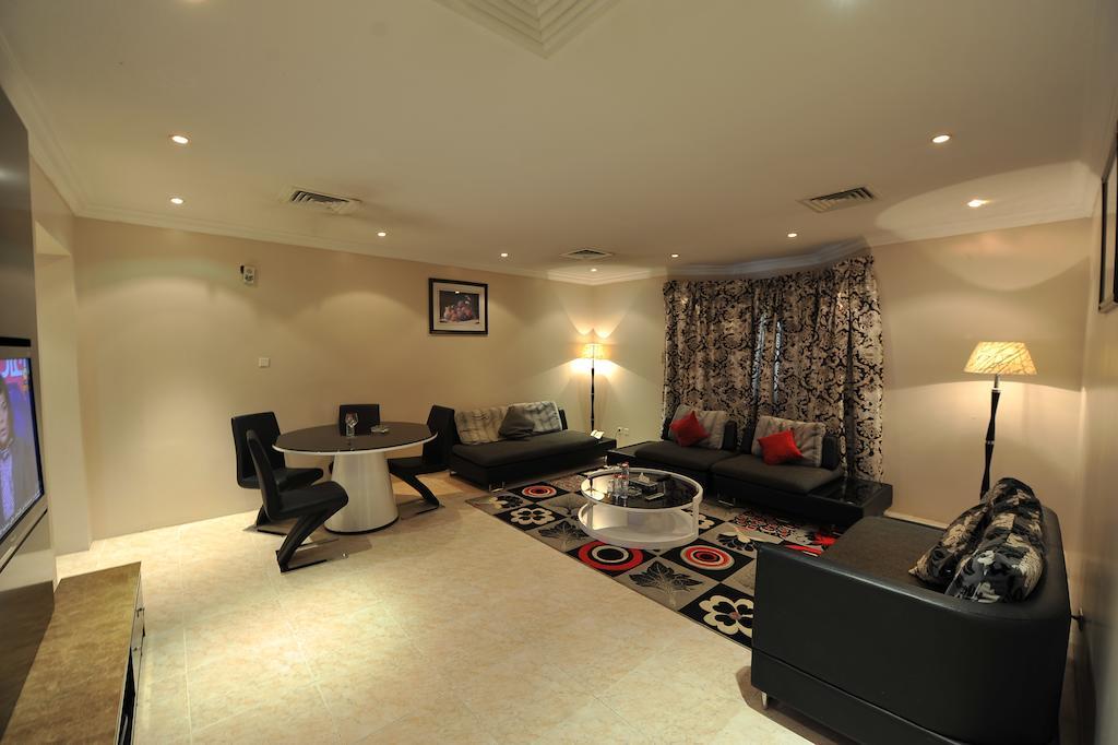 Janadriyah Suites 13 Nadinah Экстерьер фото